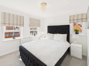 Host Stay Orient House