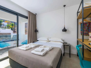 Lambis Athina
