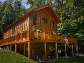 LakeStar Chalet 5 Bedroom House
