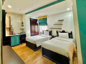 Sunrise Central Hotel