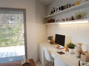 Runway Guesthouse - Hostel