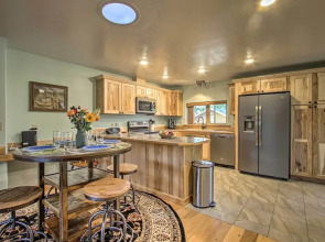 Pet-friendly Augusta Cabin - Walk to Main Street!