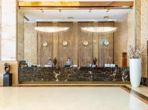 River & Holiday Rezen Hotel Pengshui
