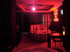 Orsom Stays Sassy Sector 53