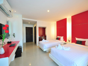 Alfresco Phuket Hotel