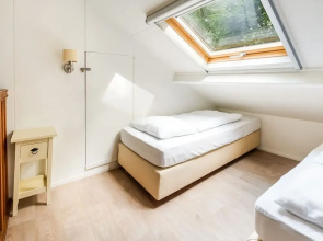 Lovely Holiday Home in Rheezerveen, in the Woods of Estate