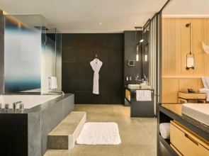 Secan Hotel Qingdao, Curio Collection By Hilton