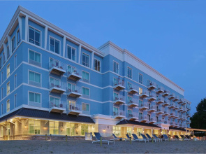 Hampton Inn & Suites Manistee Waterfront