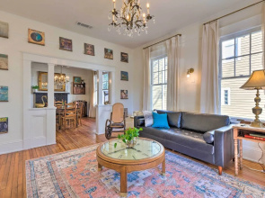 Renovated Historic Home w/ Yard: 2 Mi to Dtwn