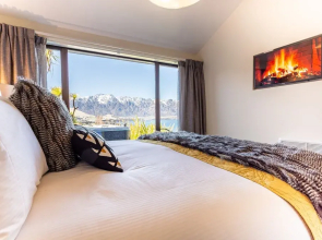 Alpine Gold With Incredible Lake Views SPA