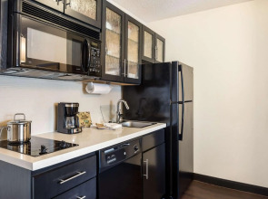 Sonesta Simply Suites Las Vegas Convention Center