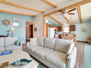 St. Ignace Cottage w/ Deck & Beach on Lake Huron!