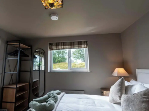 4 Bed Holiday Home by Guestz