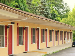 Holiday Motel