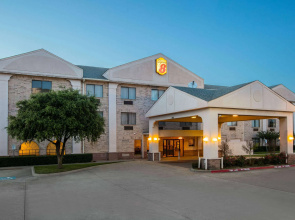 Super 8 by Wyndham Garland North Dallas Area