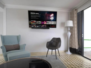 AmazINN Places Private Rooftop and Jacuzzi IX