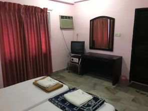 Indraprastham Tourist Home by OYO Rooms