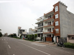 OYO 9192 Hotel Raghav Residency