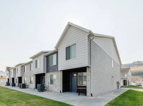 Bear Lake Beautiful Brand New End Unit