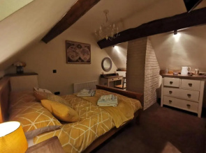 Riverside 2 bed apartment Bewdley Worcestershire