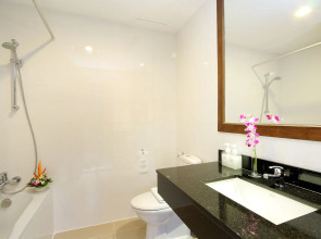 Kamala Beach Resort, A Sunprime Resort - Adults Only