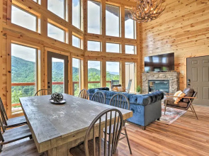 Mountain Dew Cabin w/ Hot Tub & Scenic Views!