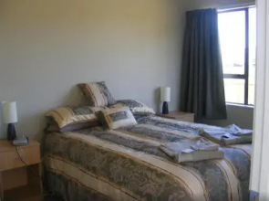 Waikava Harbour View - Catlins Accommodation