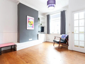 Chic 3 Bed House for up to 6 people in the city of Manchester