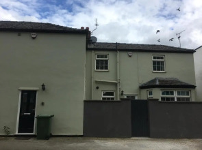 1 Phoenix Cottages, 403 High Street, Cheltenham