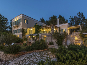 Electra Beachfront Villa