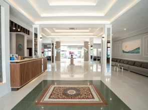 Front One HK Resort Semarang