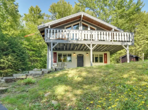 Beautiful Chalet ~ 5 Miles to Attitash Mountain
