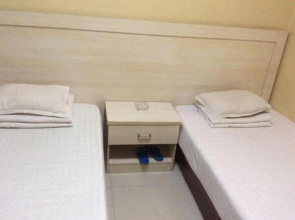 Yiju Business Hotel