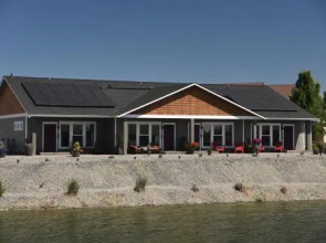 Zillah Lakes Inn