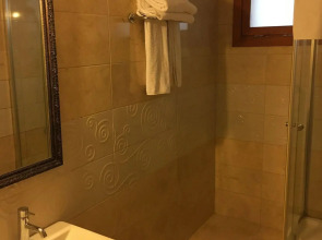 Old Town Deluxe Flats