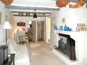 Apartment With 2 Bedrooms in Oppède, With Wonderful Mountain View, Poo