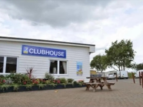Inviting 2-bed Holiday Home Located in Whitstable