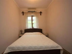 Antique 3 BR House next to Admiral