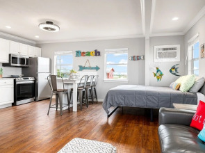 Amberjack 2 Bedroom Home by RedAwning