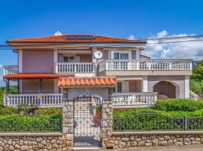 Awesome Home in Jadranovo With Wifi and 3 Bedrooms