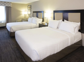 Holiday Inn Express & Suites St. Joseph