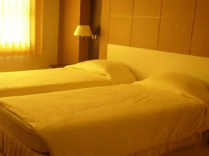 LJ The Emerald Hotel