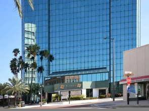 Waterfront Villa With Heated Pool Spa