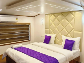 Vinayak House Boats