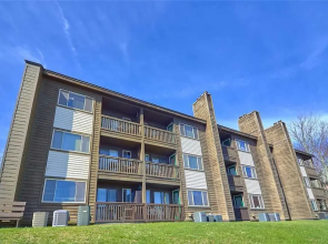 High Chalet 2 Bedroom Home