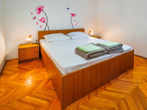 Amazing Apartment in Supetarska Draga With Wifi and 1 Bedrooms