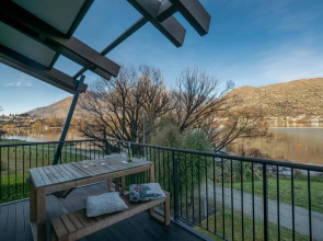 Marina Gem - Lakefront 3 Bedroom Apartment