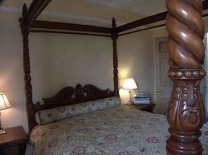 Walnut Tree House