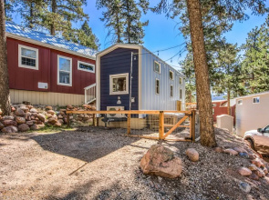 Tiny House! Hot Tub! Pikes Peak & AC