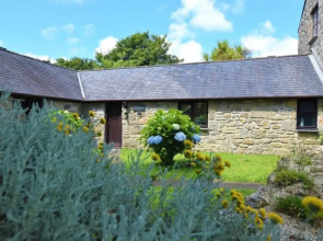 The Long Barn for Families, Walker, Pets & Workers